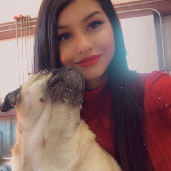 Meet your Posher, Kayla - Picture 1 of 1